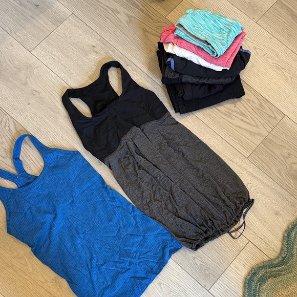 Lululemon Activewear Bundle with Tops, Shorts and pants - Picture 10 of 10